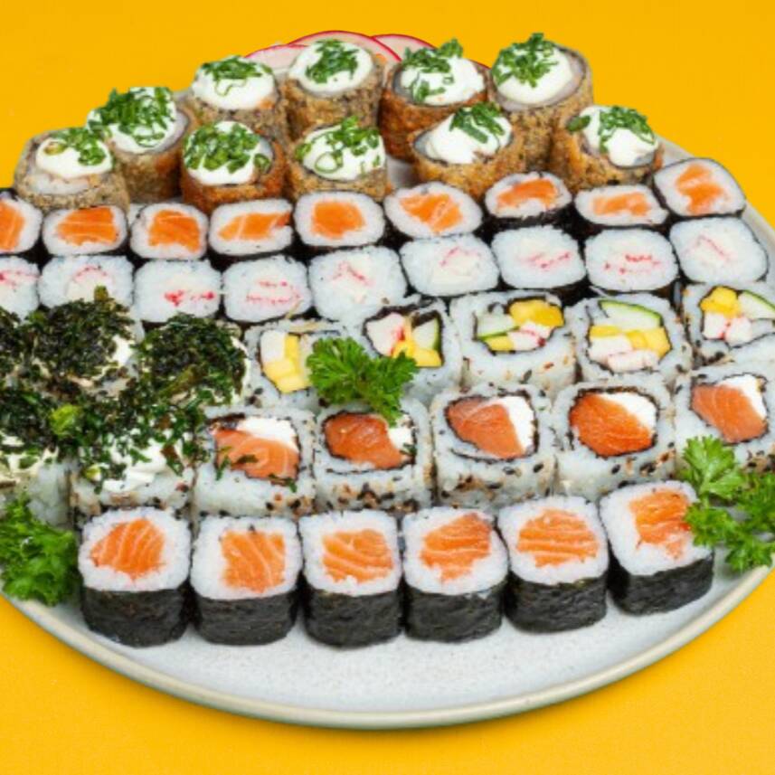 10 Hot holl 15 Hossomaki salmão 10 Hossomaki de Kani 5 Uramaki skin 5 Uramaki Califórnia 5 Uramaki salmão