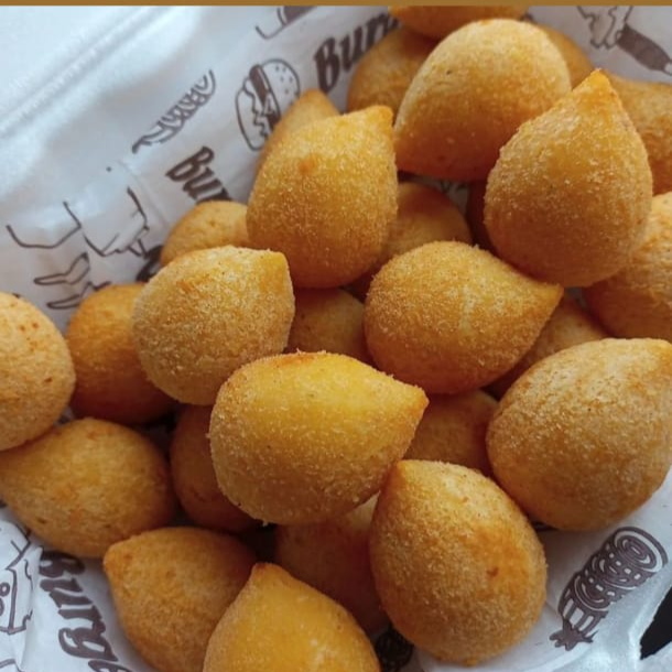 Perfeito para matar a fome! O combo acompanha:
🥟 12 mini salgados sortidos (coxinha, risole de presunto e queijo, bolinho de queijo e bolinho de aipim com carne seca)
🌭 1 Churros Espanhol
🥤 1 Refrigerante 220 ml