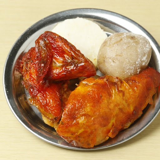 1/4 Asado + 1 Acompañamiento + Arepa