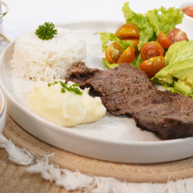 Menú con Solomo de Res a la Plancha