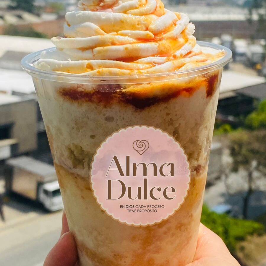 Tres leches Napolitana