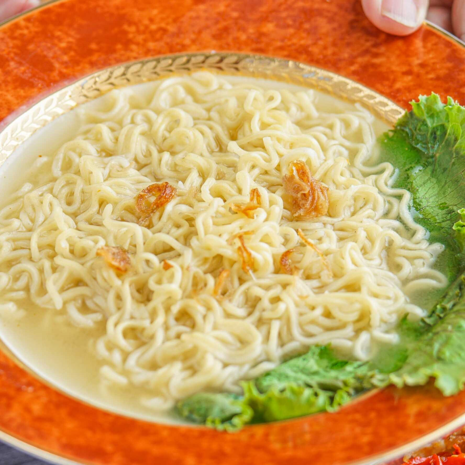 1/2 Litro Sopa: Fansin de Pollo (Fideo Chino)