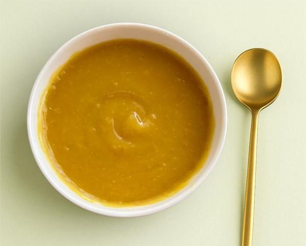 Um creme vegano, leve e muito saboroso que conta com os benefícios da mandioquinha: rico em fibras e vitaminas!
Feito com água, mandioquinha, cebola branca, alho-poró, azeite de oliva, sal refinado, alho e manjericão.
Sem lactose
Sem glúten
*Nenhum ingrediente pode ser alterado.
400ml
