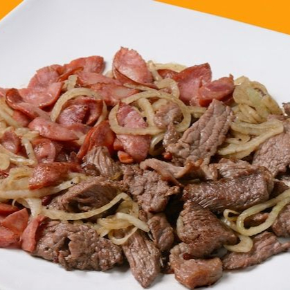 Marmita Mista de carne na Chapa Com Calabresa, aceboladas + Complementos