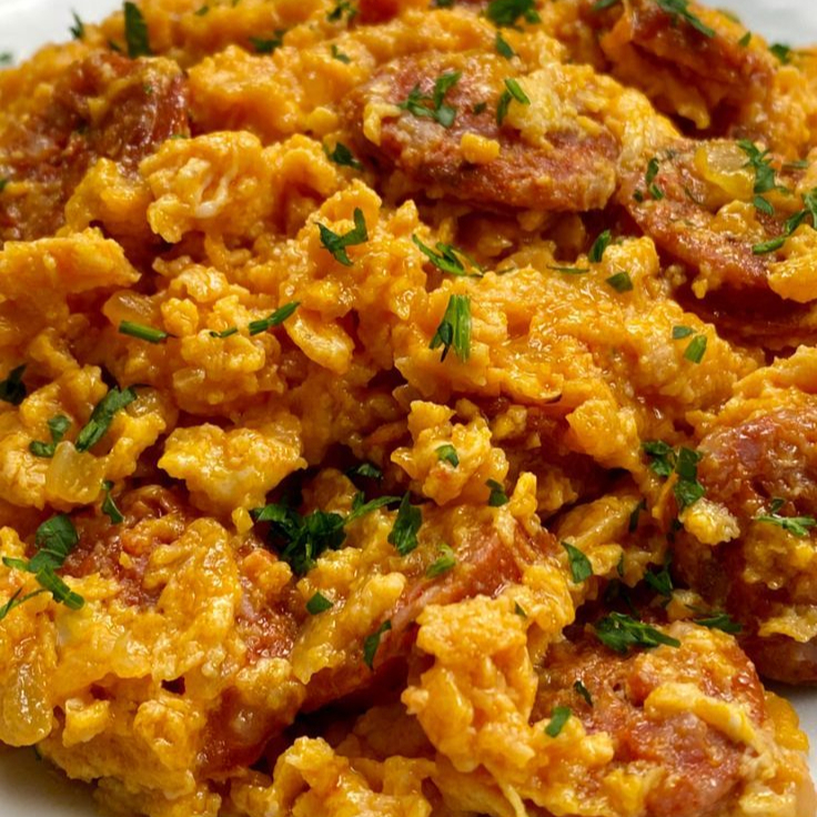 Huevos con Chorizo