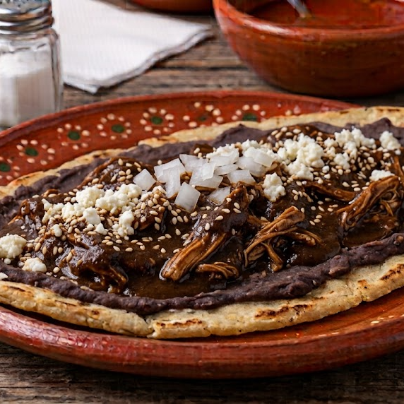 Huaraches Pollo en Mole