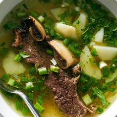 Combo Mixto Caldo de Costilla + Bandeja + Bebida