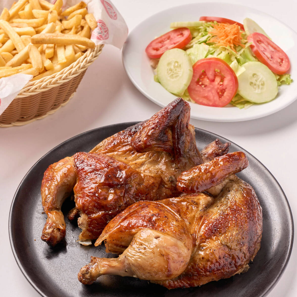 1 Pollo a la Brasa con Papas y Ensalada