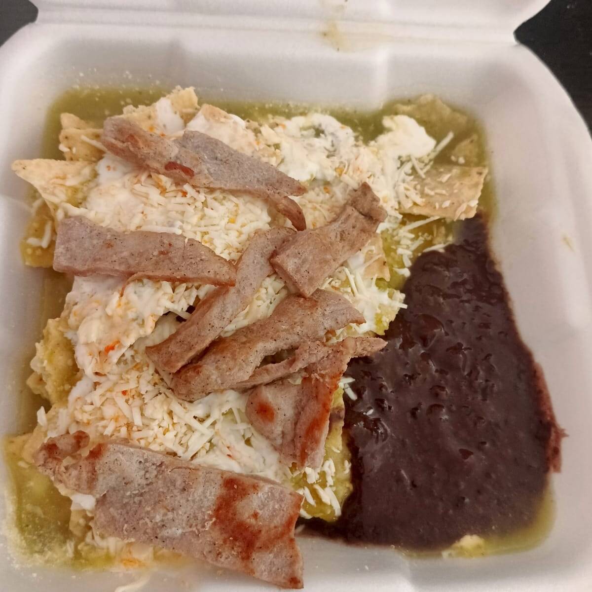 Chilaquiles Con Pechuga Empanizada