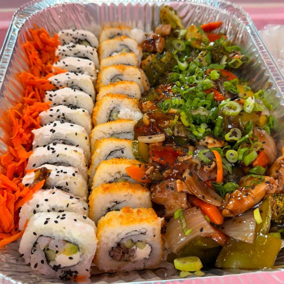 Charola Chica Teriyaki + 2 Rollos