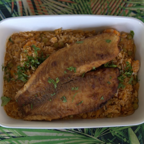 Camarão feito com arroz e um suculento molho e para finalizar 1 incrívei filé de st petter