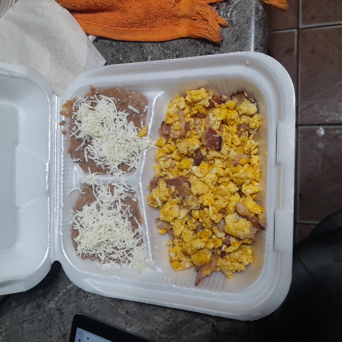 Huevo con tocino