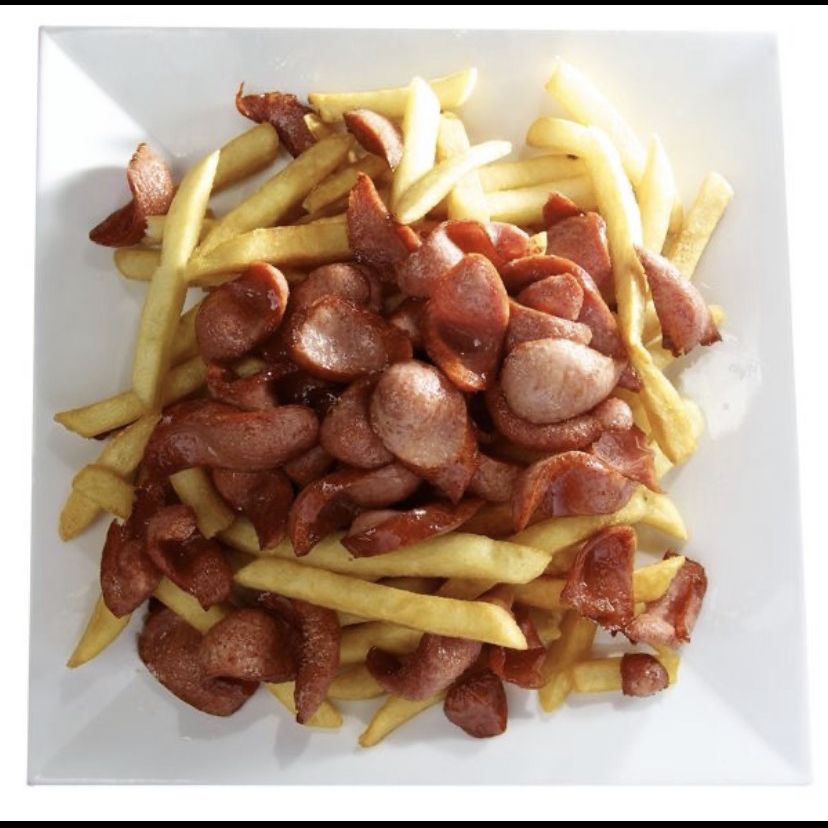Salchipapas.