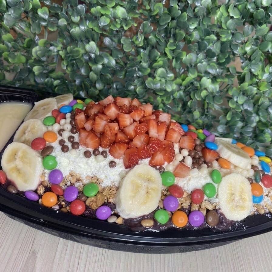 Escolhendo nossa barca tamanho (p) voce pode selecionar ate 4 complementos, caldas e frutas 💜✨️