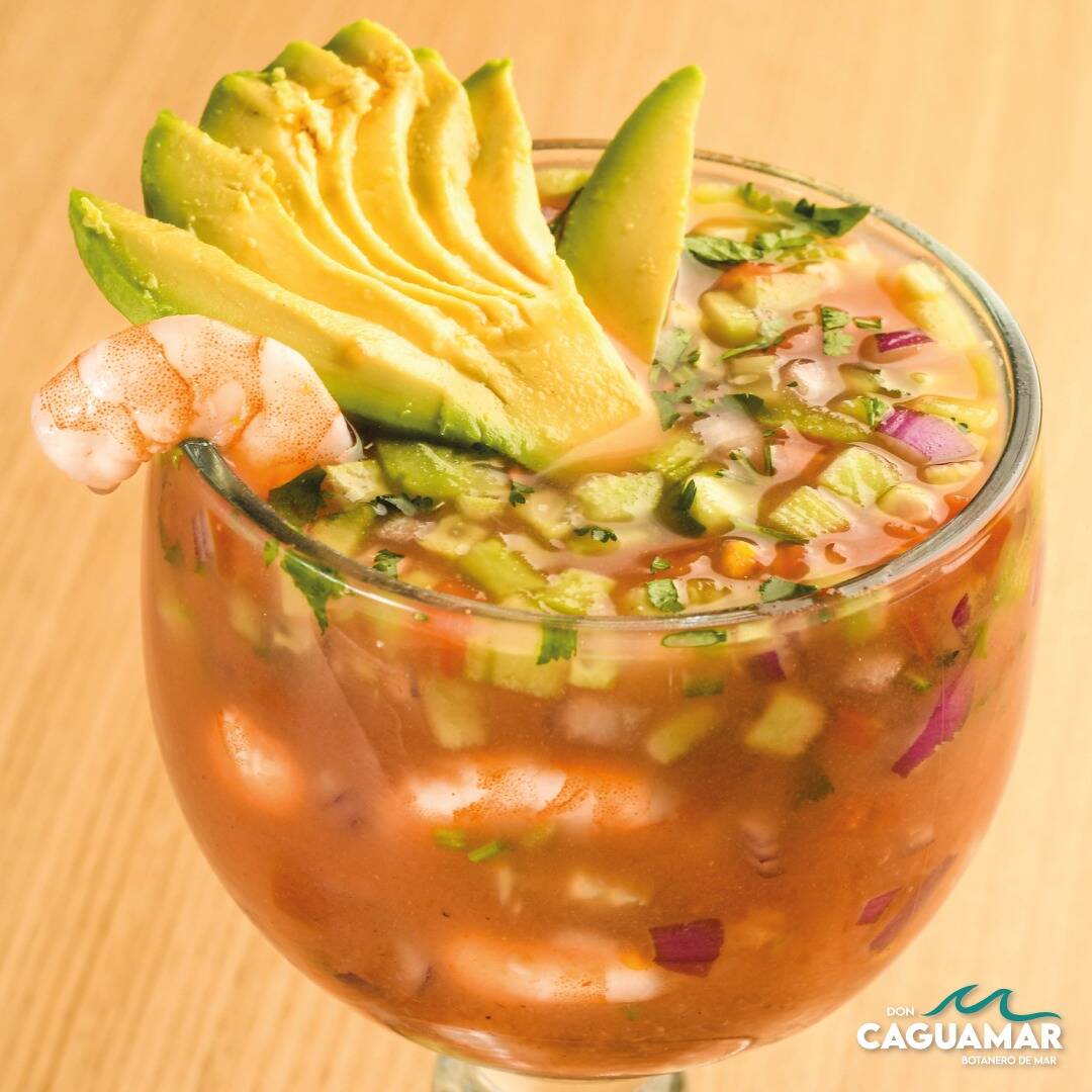 Combo coctel + tostadas