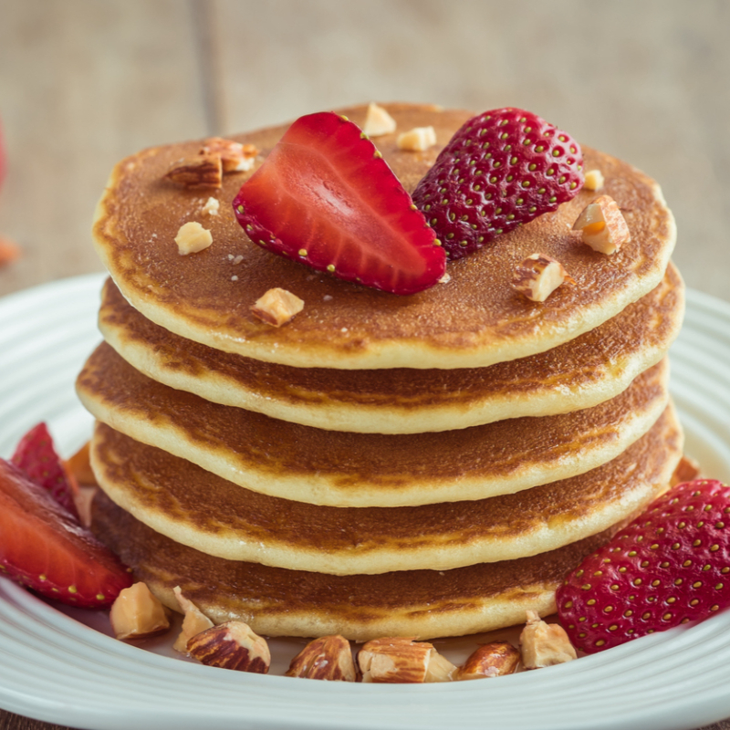 HOT CAKES CON FRUTA