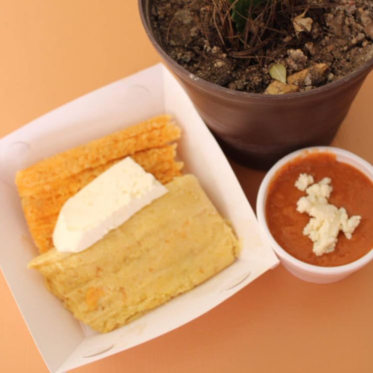 Tamales del Desierto Pieza