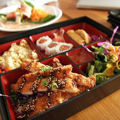 Full Bento Box con Arroz Frito