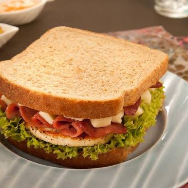 Sándwich Jamón y Queso