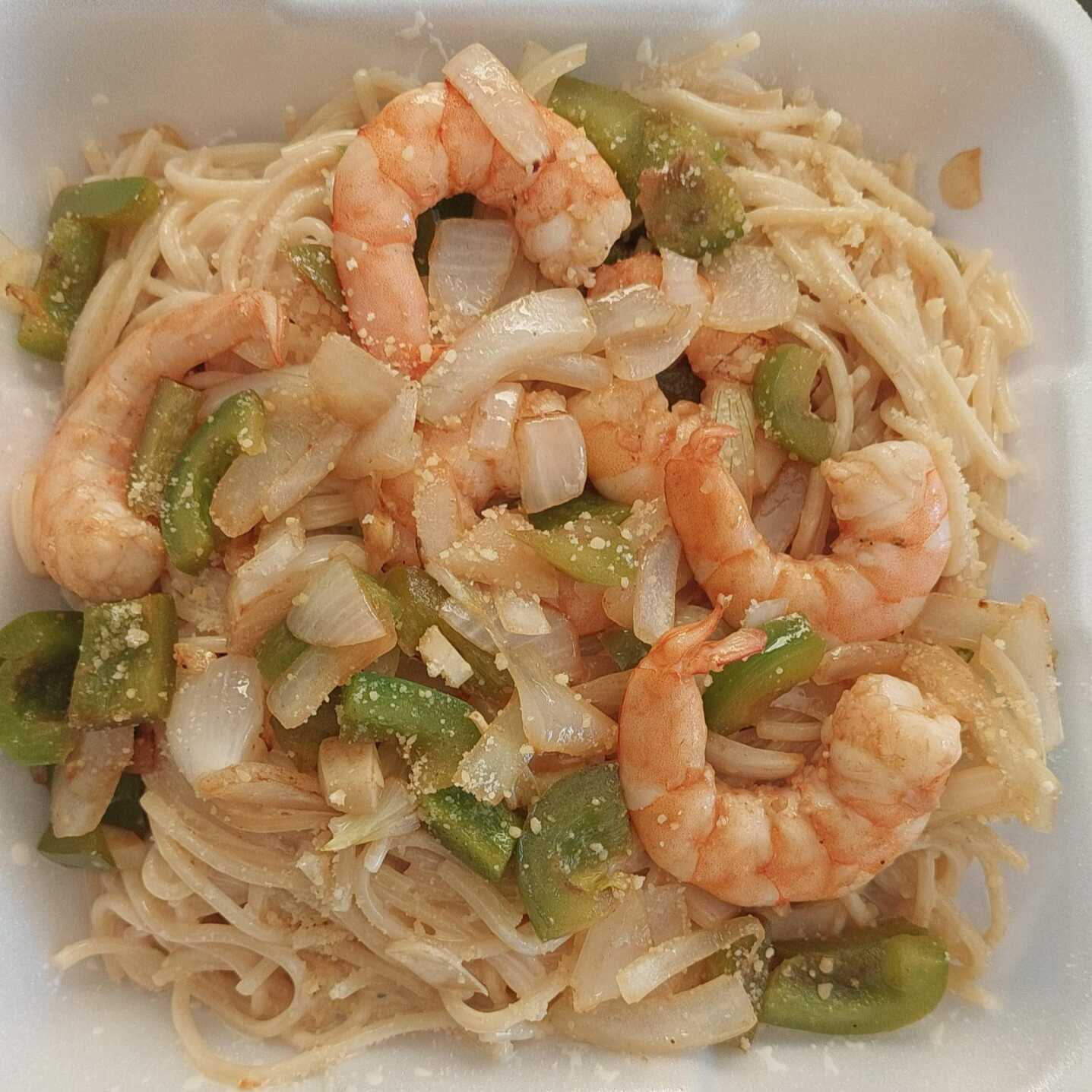 ESPAGUETTI CON CAMARONES.