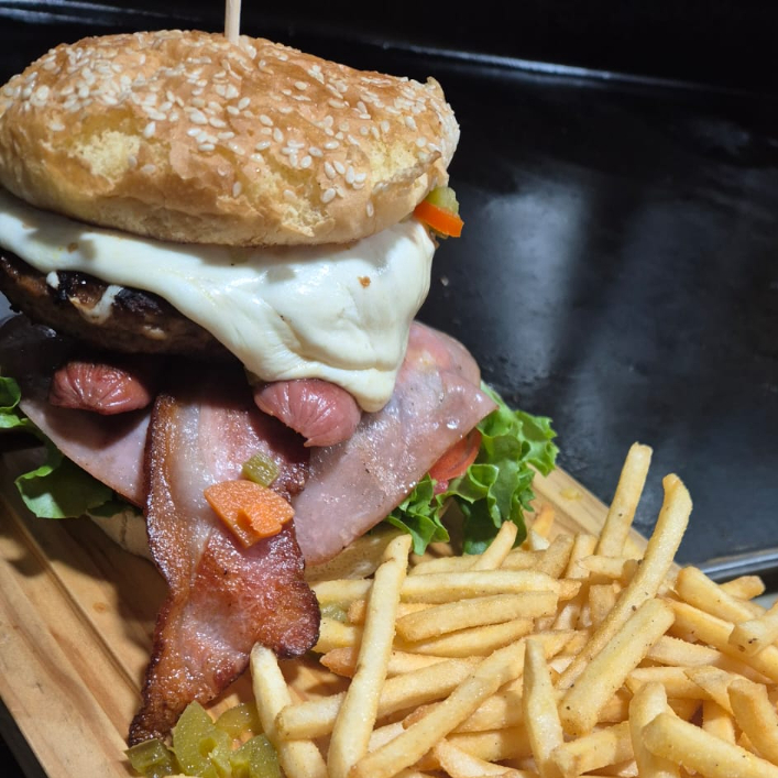 HAMBURGUESA ESPECIAL