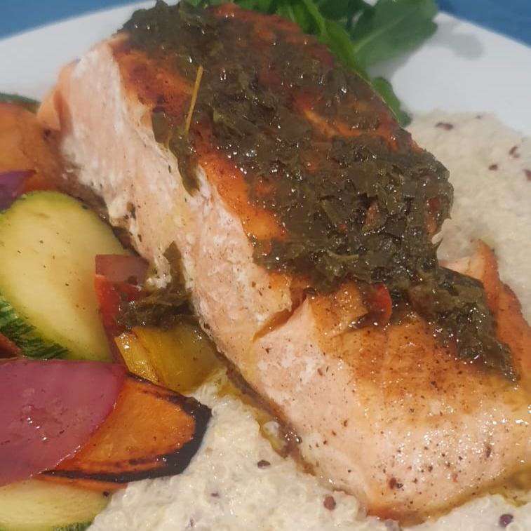 Salmón con Quinoa Cremosa