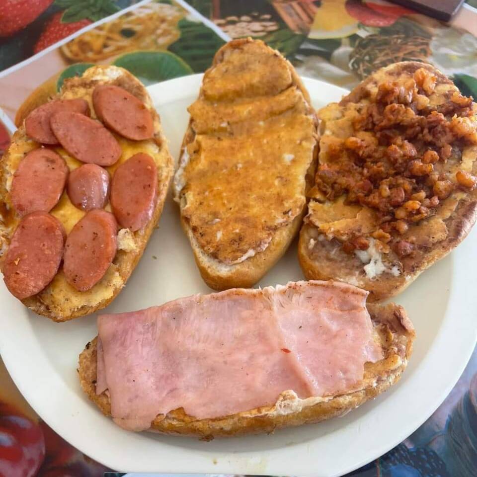 Desayuno molletes mixtos