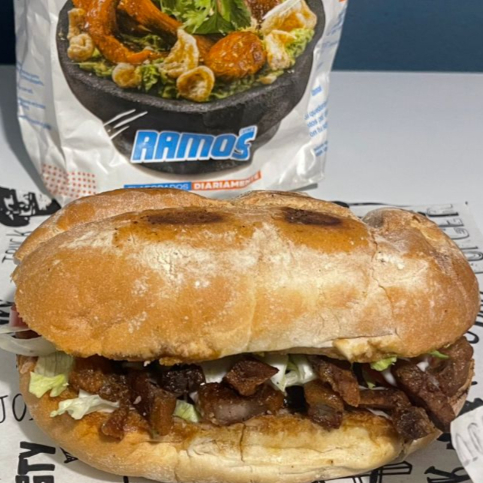 Torta jumbo de chicharron de la Ramos