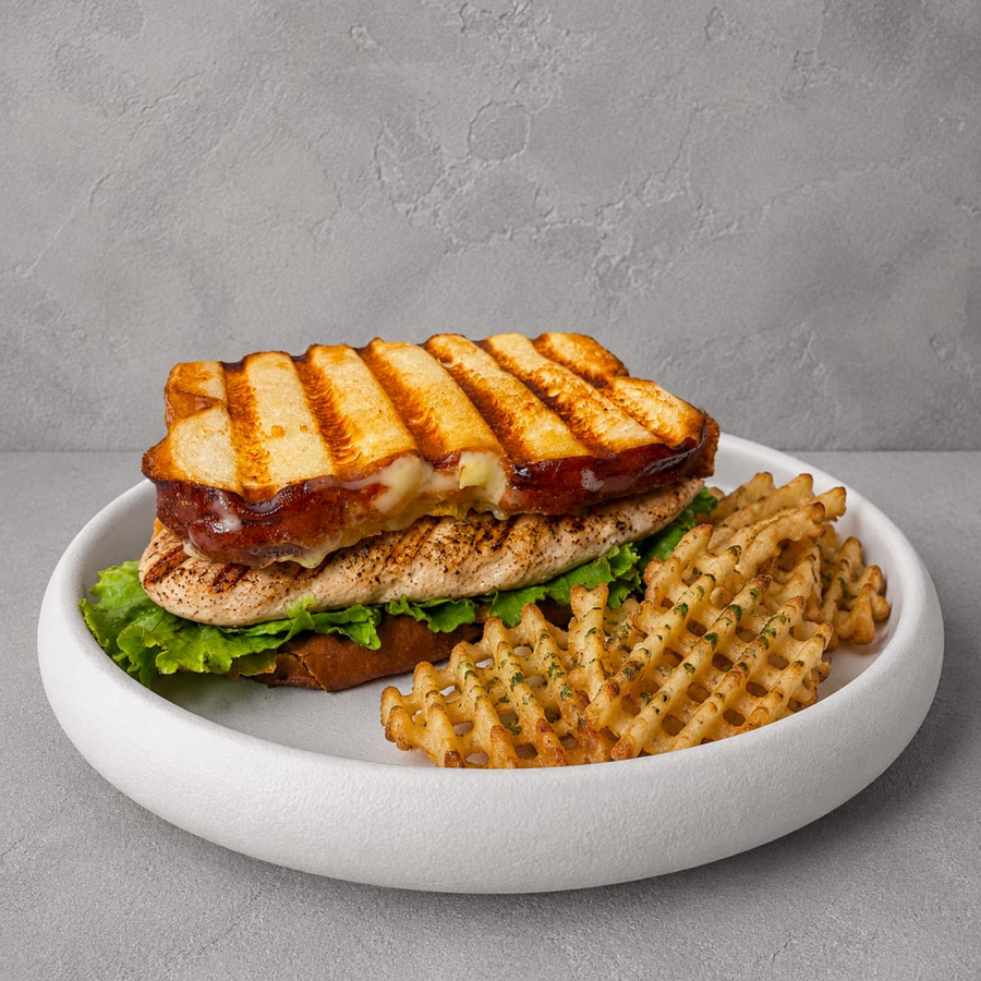 SANDO BRIOCHE D´POLLO A LA PLANCHA
