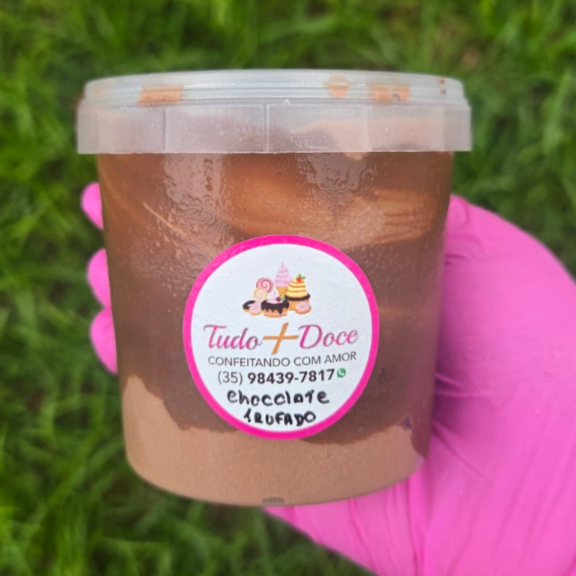 Nosso sorvete artesanal de chocolate trufado extremamente cremoso, com uma ganache incrível de chocolate nobre meio amargo. Bem chocolatudo.