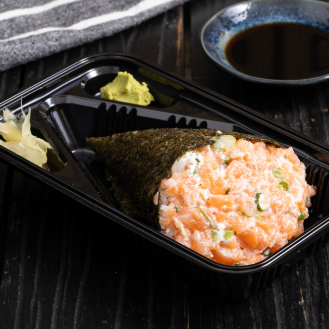 Temaki Salmão Batido, completo com Cream Cheese e Cebolinha -150 Gramas-