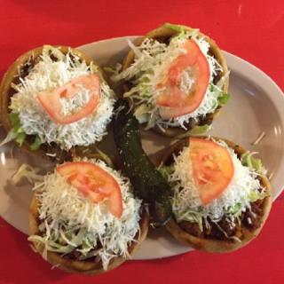 Sope Picadillo