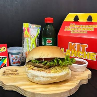01 Mini burguer, 01 porção de fritas tradicional, 01 refrigerante lata (MANDAR A OPÇÃO ESCOLHIDA DE REFRIGERANTE NO NOSSO CHAT)