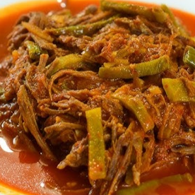 Puerco con Nopales o Papas en Salsa Verde o Roja