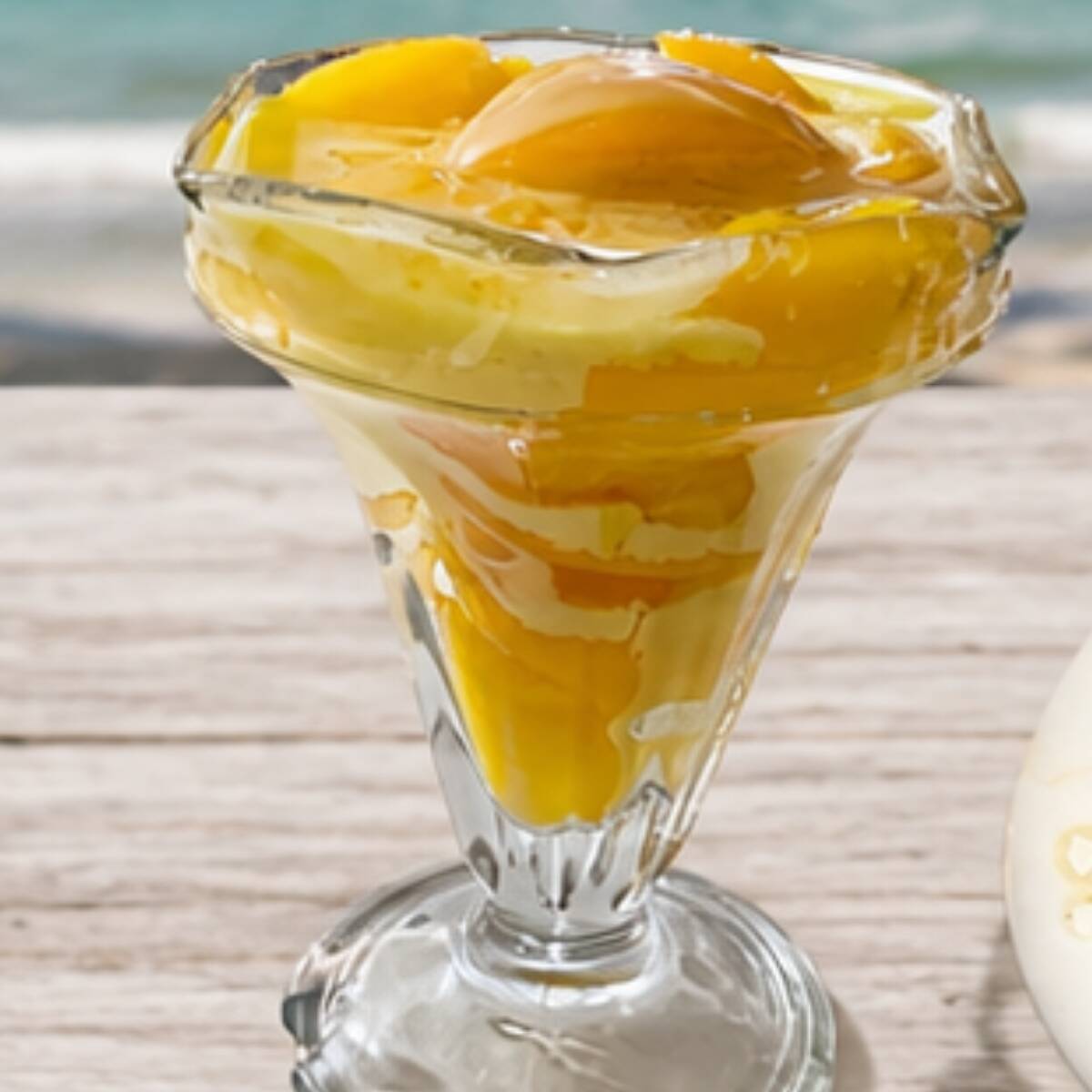 Duraznos en Almíbar Con Crema O Rompope