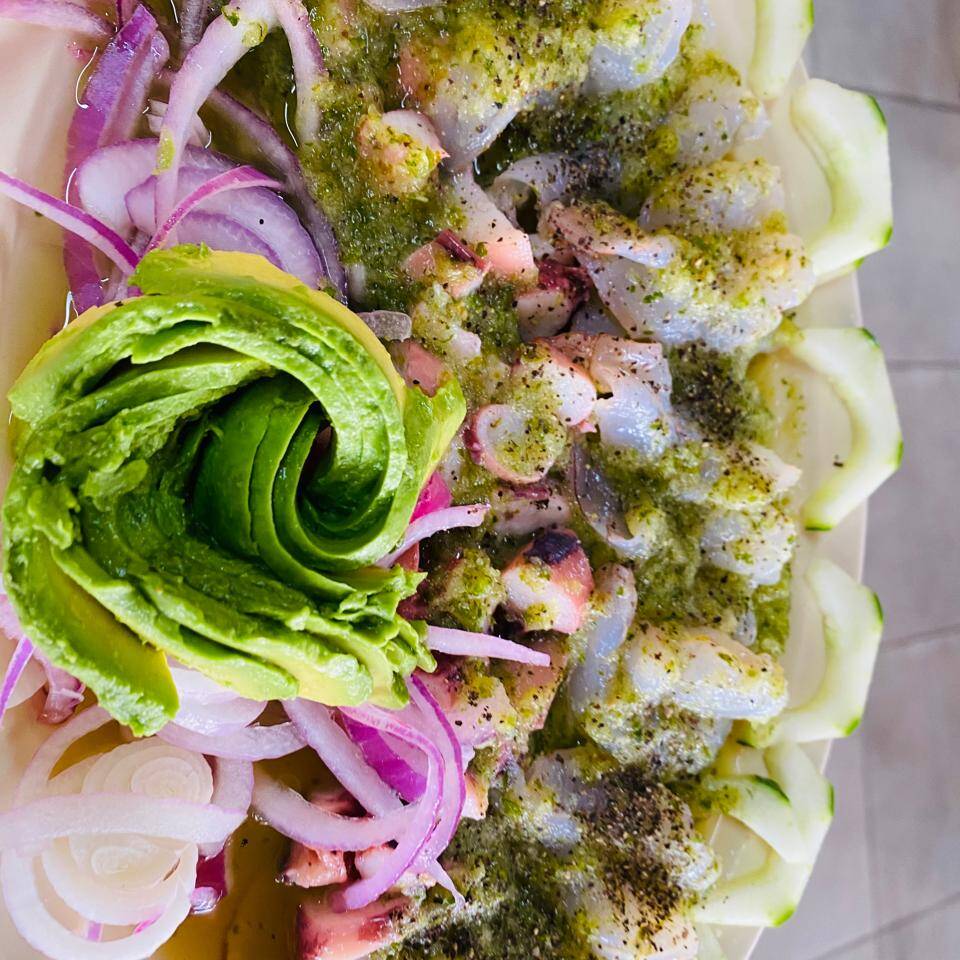 Orden de Aguachile Camaron con Medallon de Atun