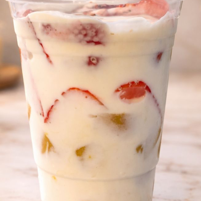 COMBINADO FRESAS Y DURAZNOS CON CREMA 16 oz