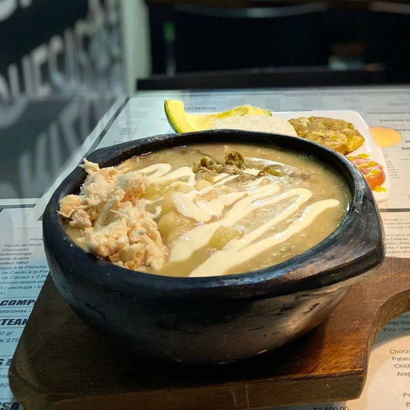 Ajiaco Especial con Arroz Arepa y Aguacate