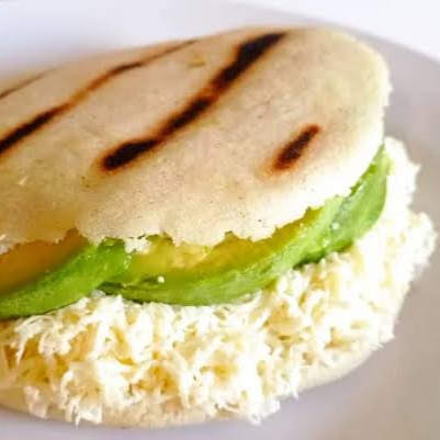 Arepa de Aguacate con Queso