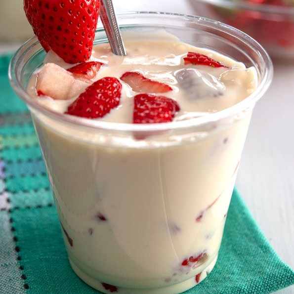 FRESAS CON CREMA SIN TOPPINGS MEDIANA