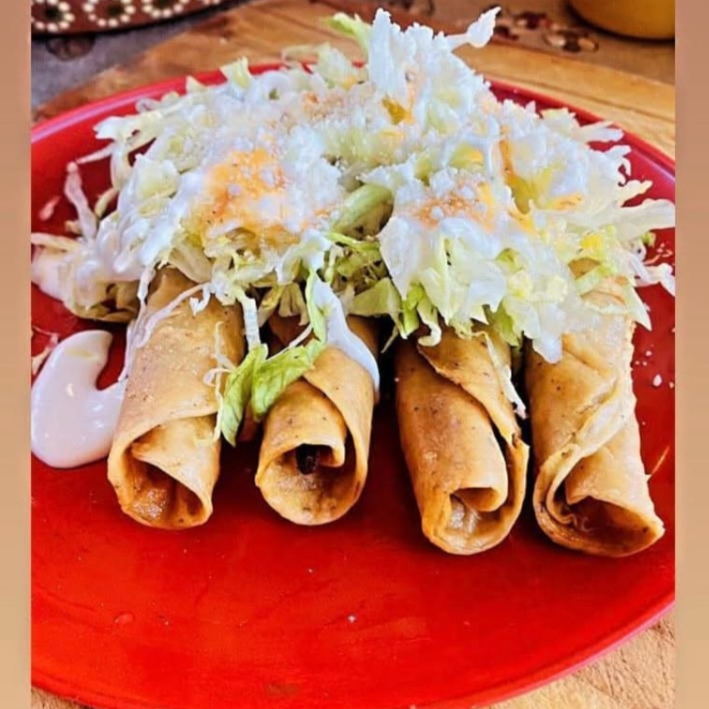 FLAUTAS DE POLLO
