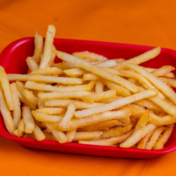 Porção generosa de 400g de batata frita crocante. Perfeita para acompanhar seu lanche!