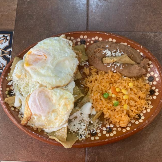 Chilaquiles con Huevo