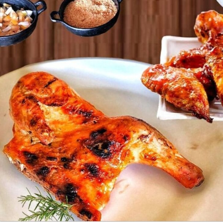 Meio Galeto com osso mais 2 asinhas na brasa, Adicionais: Farofa+ vinagre+ molho de alho