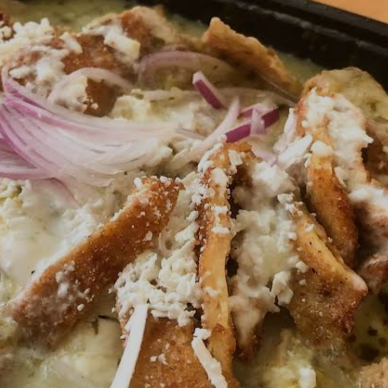 CHILAQUILES VERDES CON MILANESA 😀