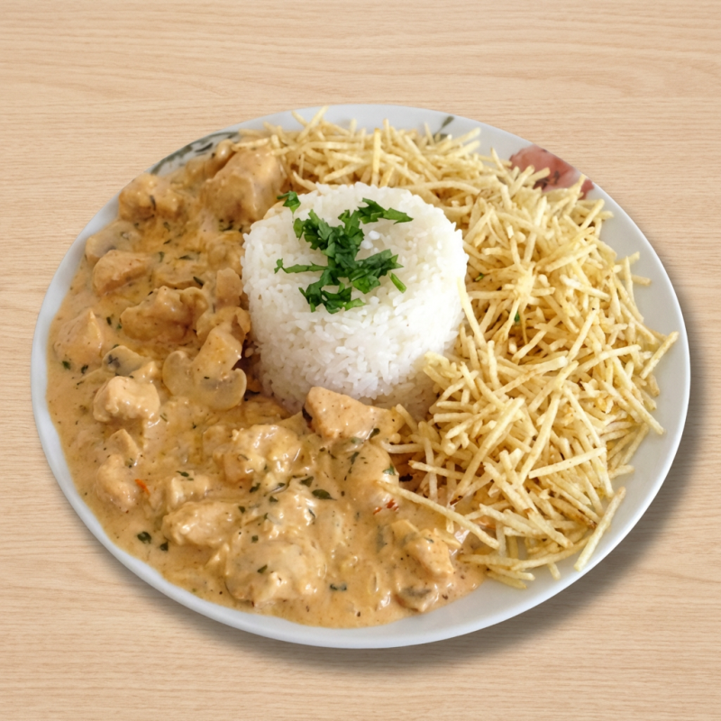 Strogonoff de Frango
Batata palha ou batata fritas
Arroz
Farofa