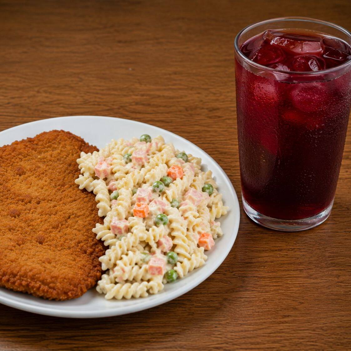 Milanesa + pasta fria + agua ½ L