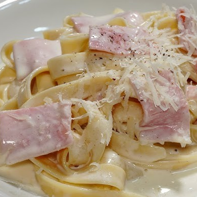 🍝 2 Platos de Fetuccini al Alfredo+4 panes al ajo