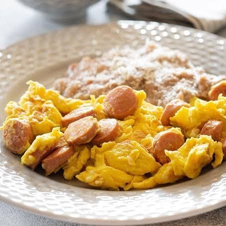 Huevos Revueltos Con Salchichas