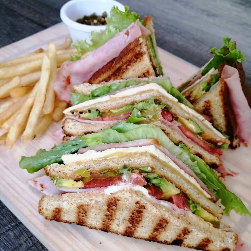 Sándwich con Jamón de Pavo